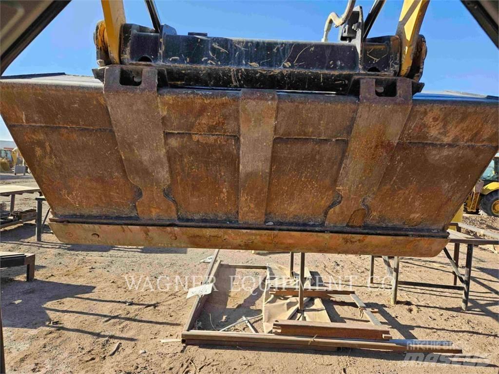 CAT 236D3 Мини-погрузчики