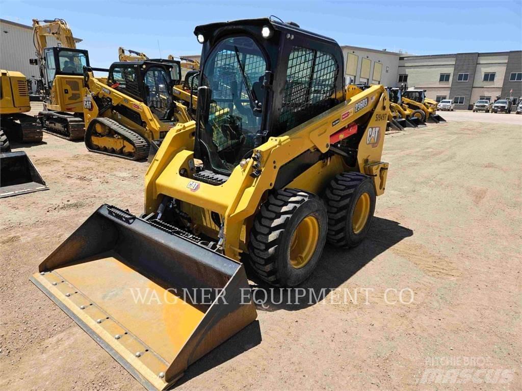 CAT 236D3 Мини-погрузчики