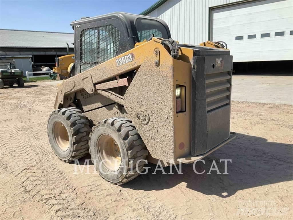 CAT 236D3 A2Q Мини-погрузчики