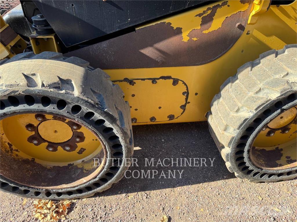 CAT 236D3 C3H1 Мини-погрузчики