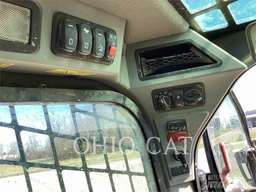CAT 236D3 C3H2 Мини-погрузчики