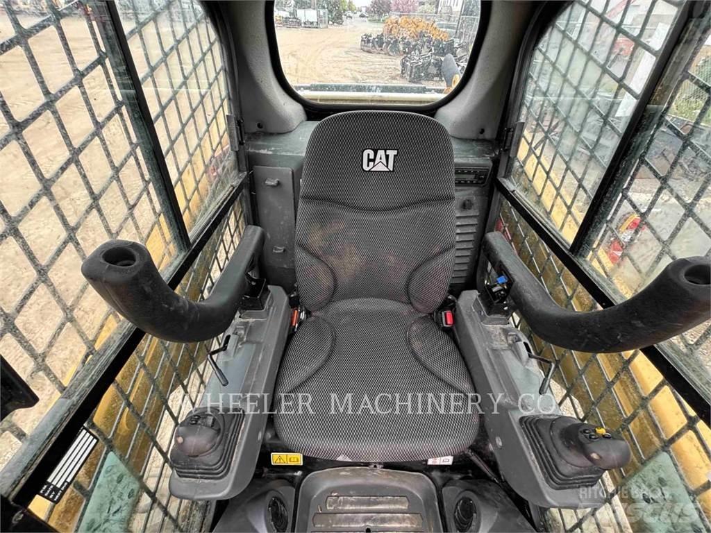 CAT 236D3 C3H2 Мини-погрузчики