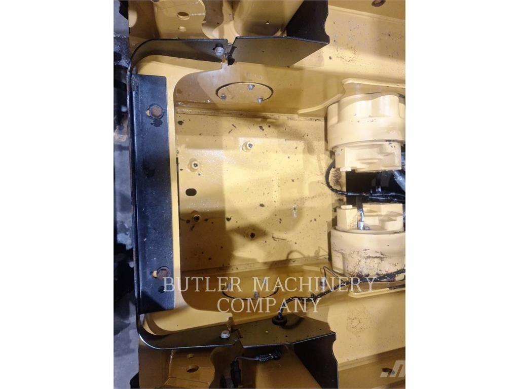 CAT 236D3 C3H2 Мини-погрузчики