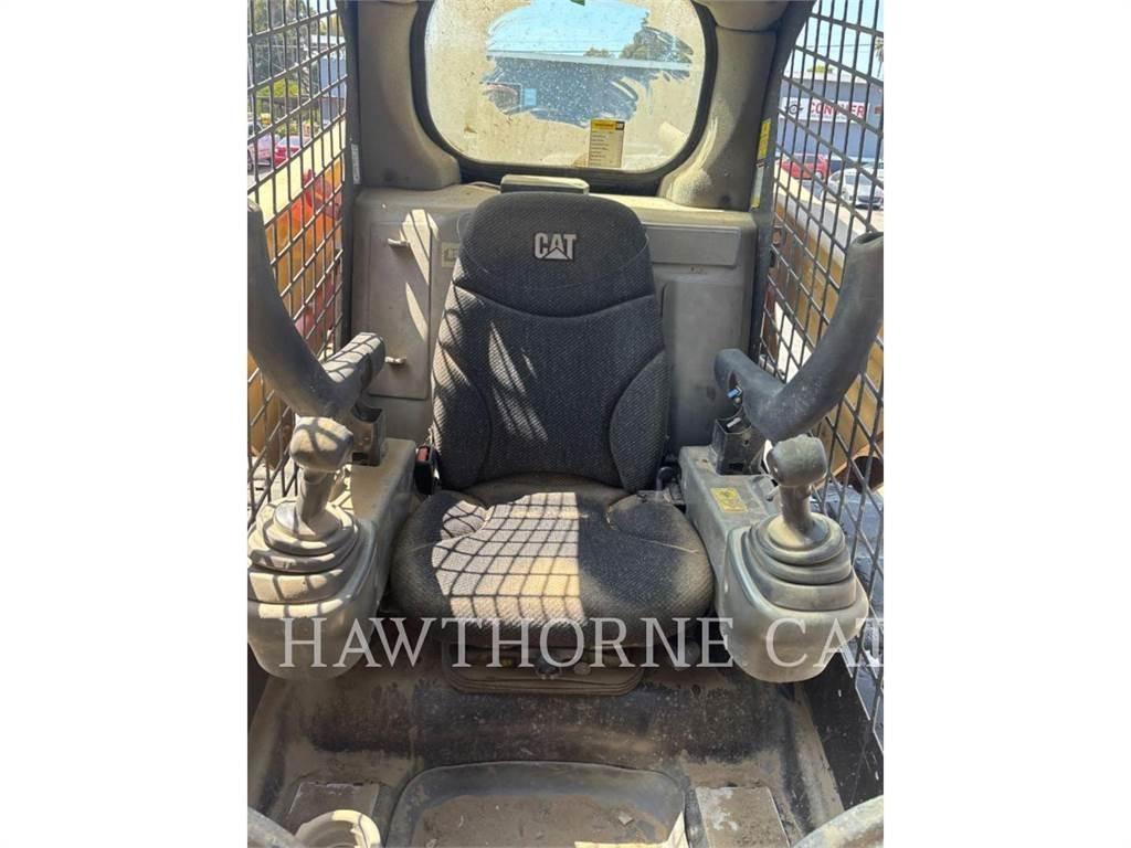CAT 239D Гусеничные фронтальные погрузчики