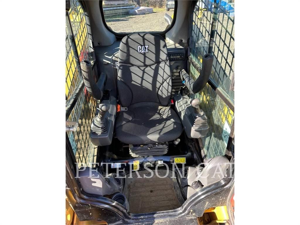 CAT 239D3 Мини-погрузчики
