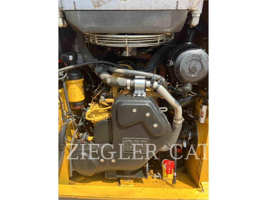 CAT 239D3 Гусеничные фронтальные погрузчики