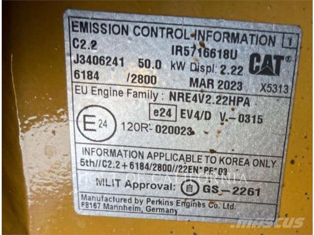 CAT 239D3 Гусеничные фронтальные погрузчики