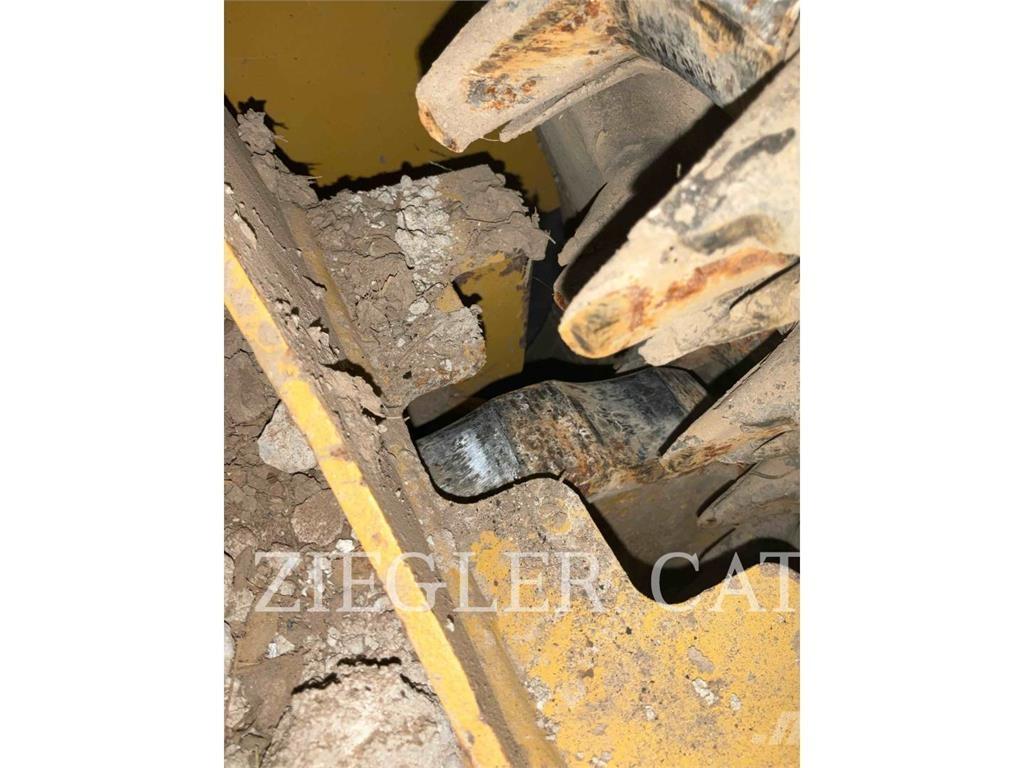 CAT 239D3 Гусеничные фронтальные погрузчики