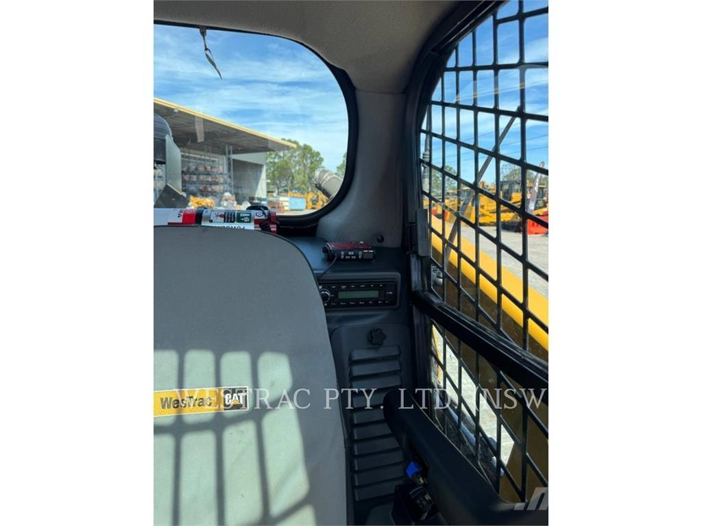 CAT 239D3 Гусеничные фронтальные погрузчики