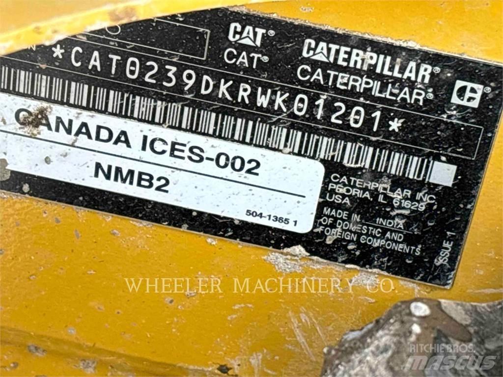 CAT 239D3 C3H2 Гусеничные фронтальные погрузчики