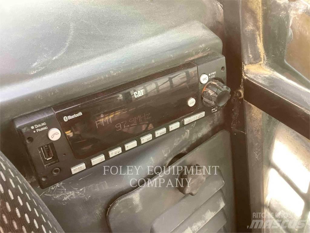 CAT 239D3STD2C Мини-погрузчики
