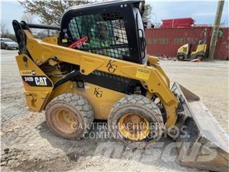 CAT 242D Мини-погрузчики