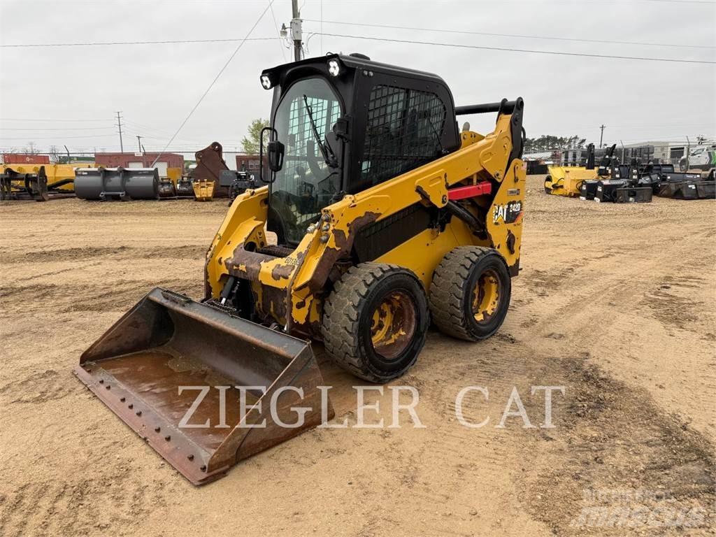 CAT 242D Мини-погрузчики