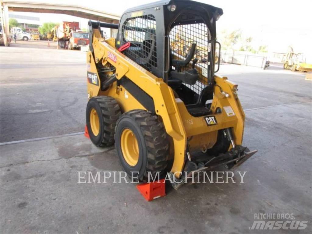 CAT 242D Мини-погрузчики