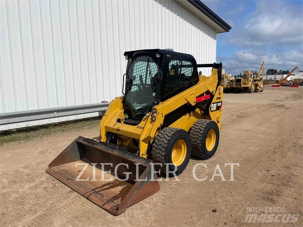 CAT 242D Мини-погрузчики