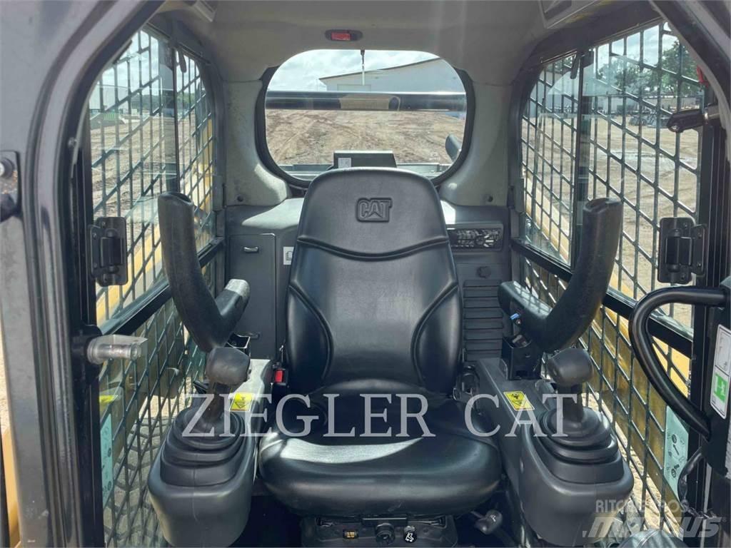 CAT 242D Мини-погрузчики