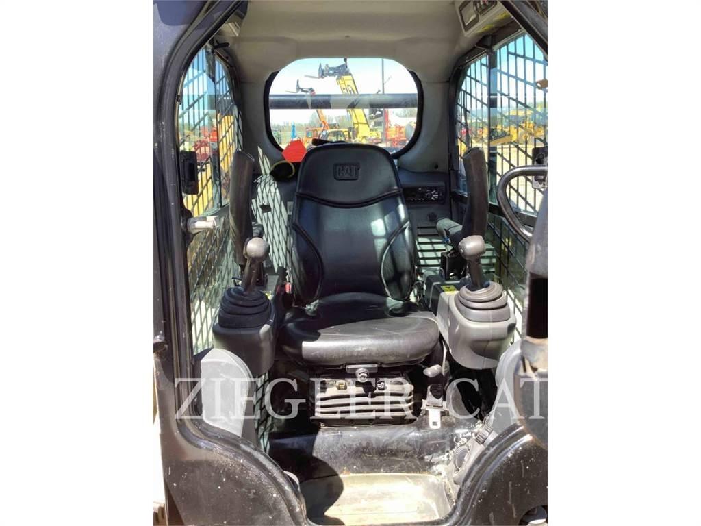 CAT 242D Мини-погрузчики