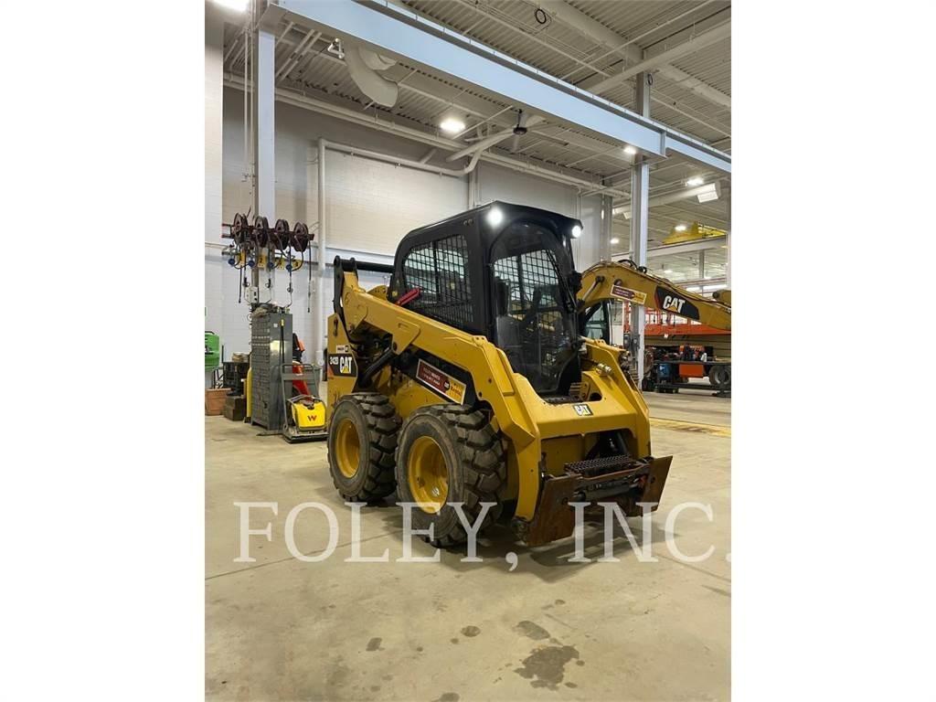 CAT 242D Мини-погрузчики