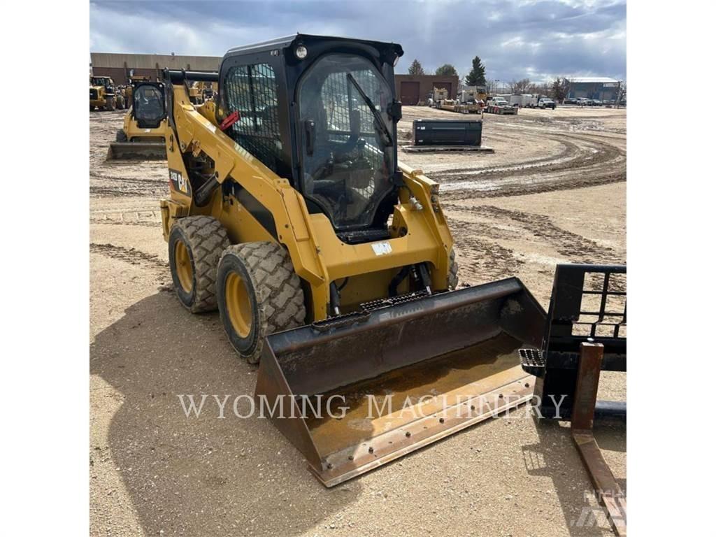CAT 242D Мини-погрузчики