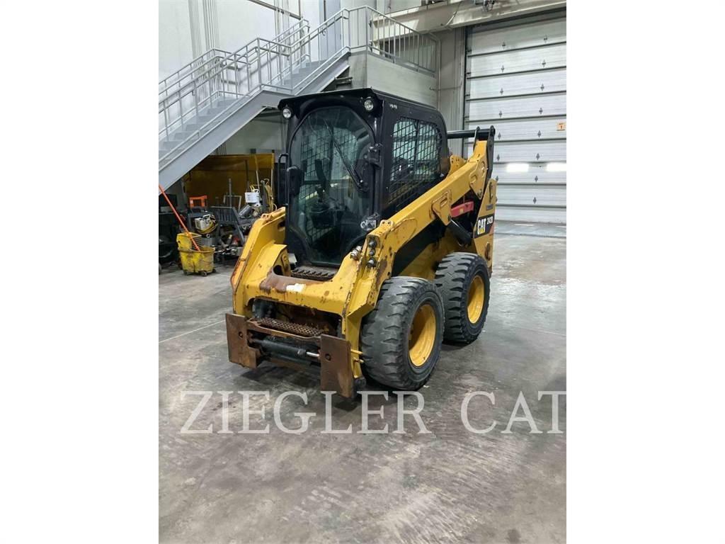 CAT 242D Мини-погрузчики