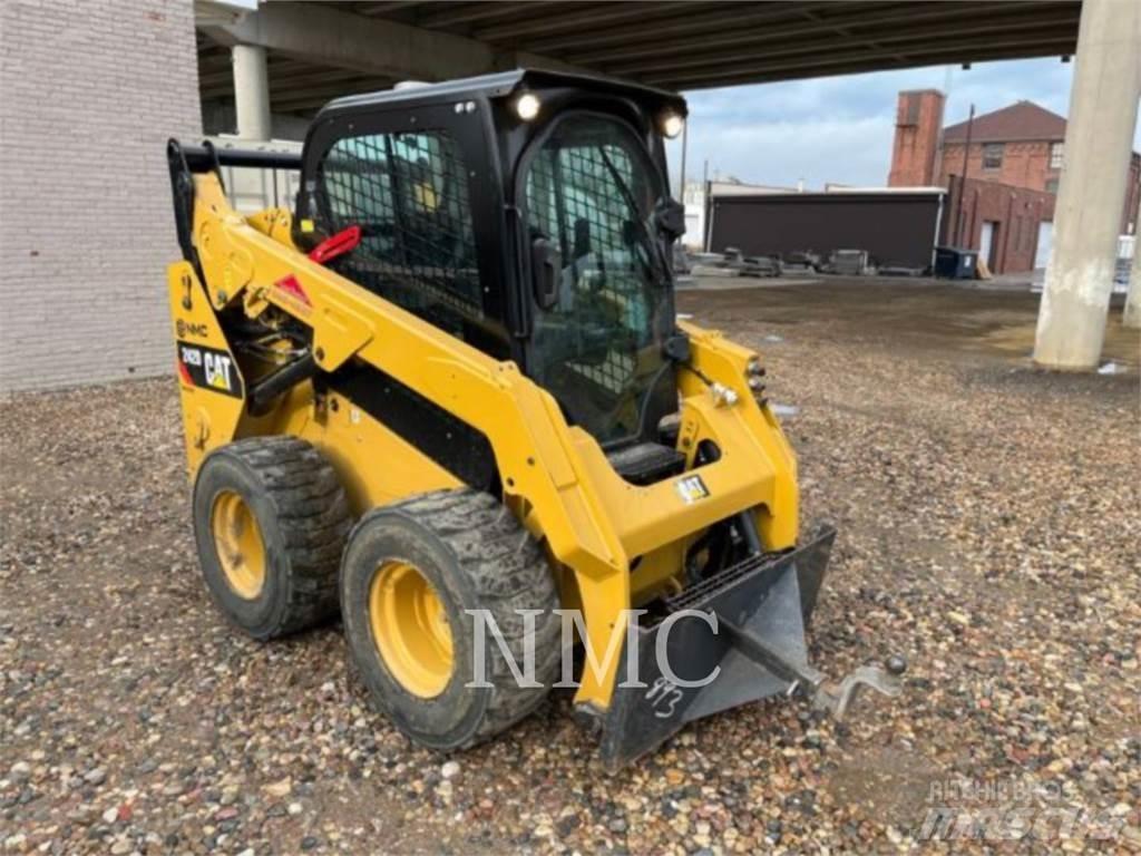 CAT 242D Мини-погрузчики