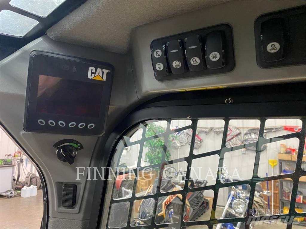CAT 242D Мини-погрузчики