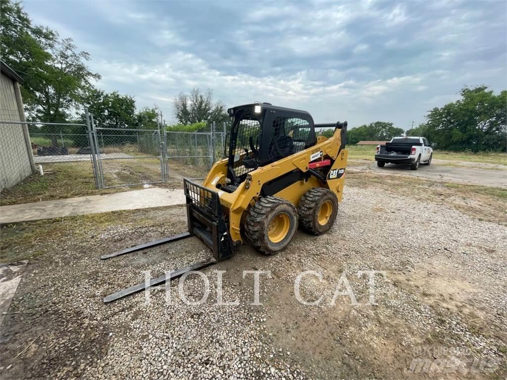 CAT 242D Мини-погрузчики
