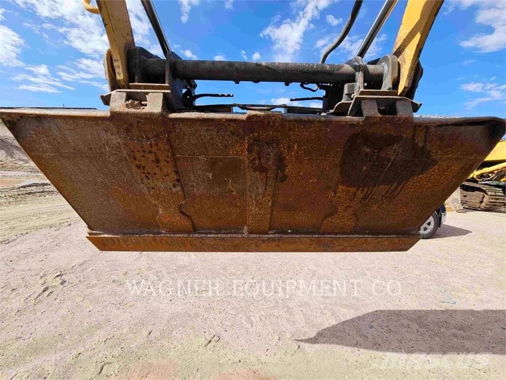 CAT 242D Мини-погрузчики