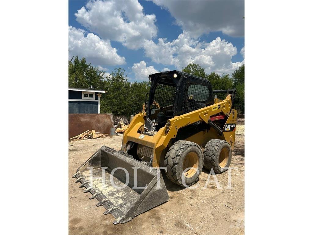 CAT 242D Мини-погрузчики