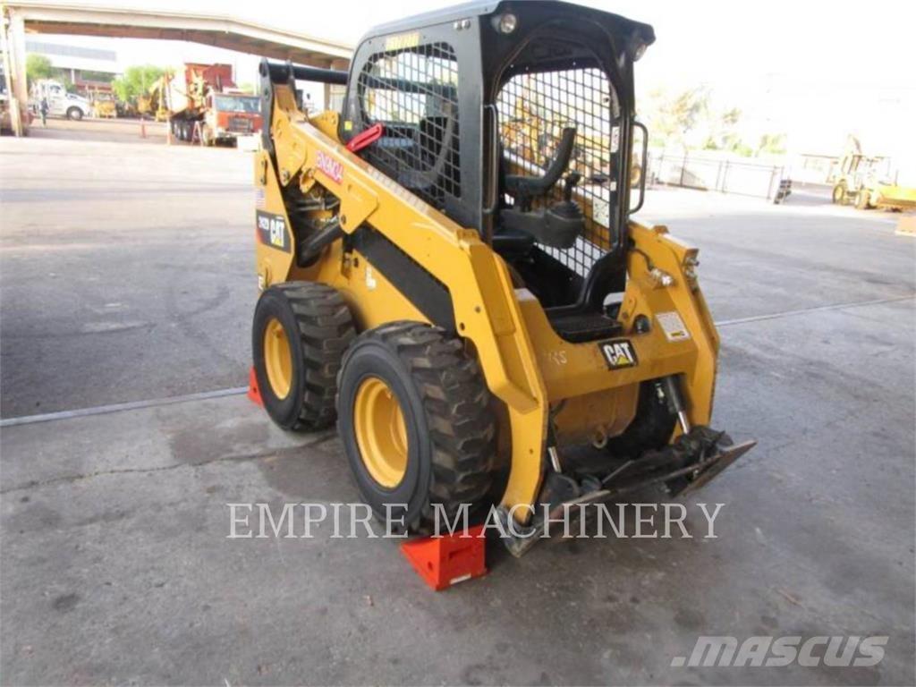 CAT 242D Мини-погрузчики