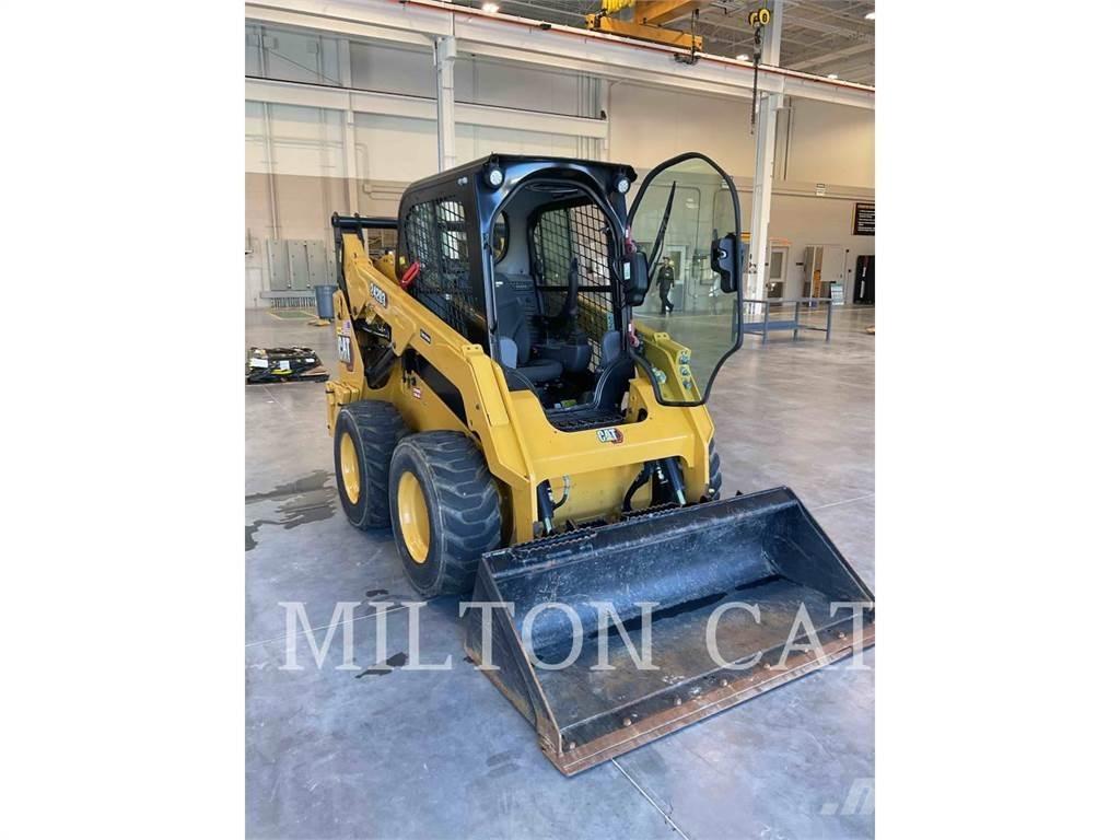 CAT 242D 3 Мини-погрузчики