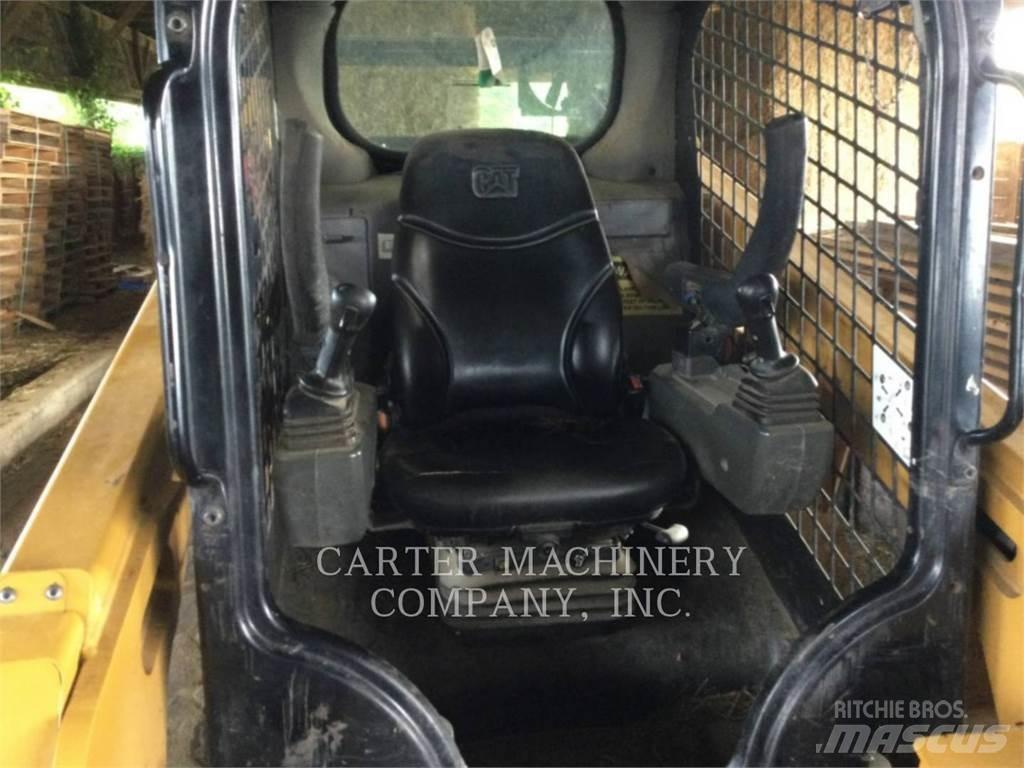 CAT 242D3 Мини-погрузчики