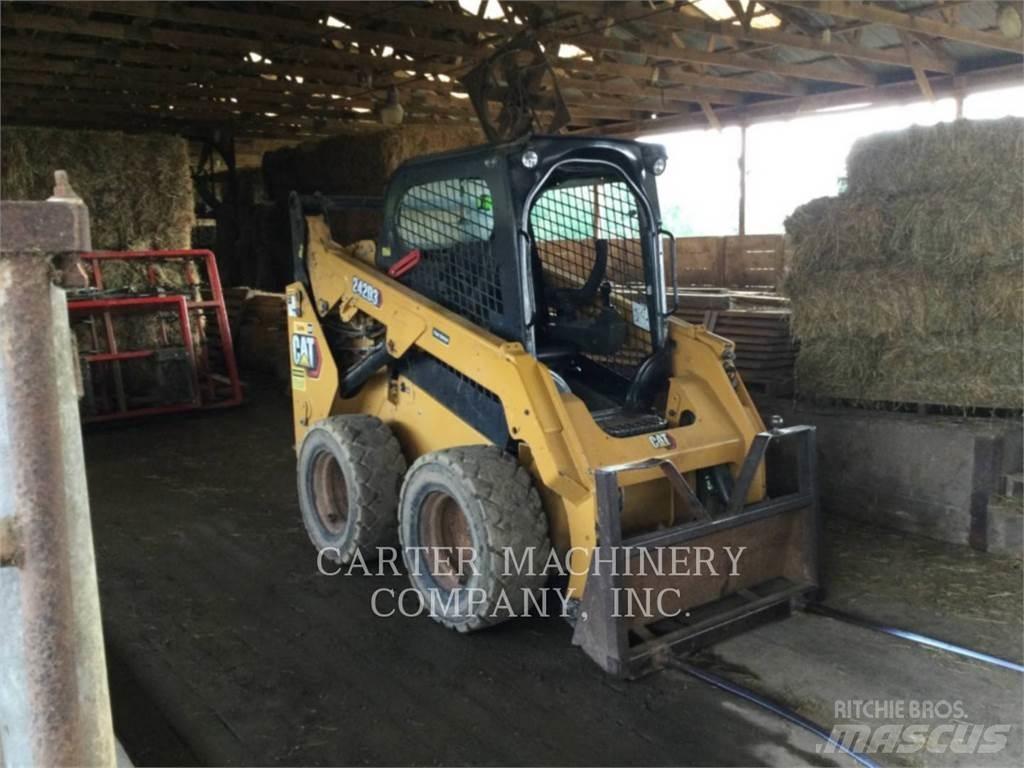CAT 242D3 Мини-погрузчики