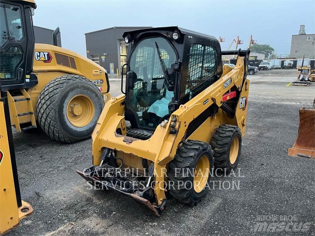 CAT 242D3 Мини-погрузчики