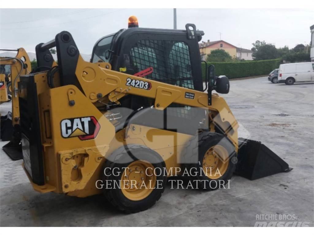 CAT 242D3 Мини-погрузчики