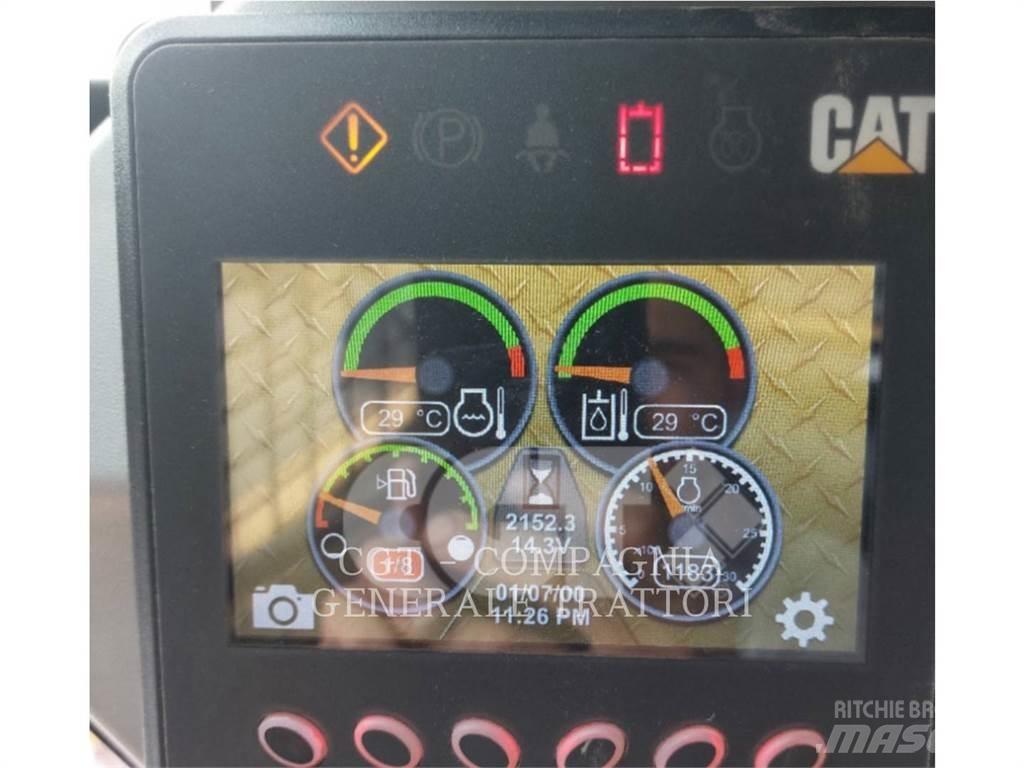CAT 242D3 Мини-погрузчики