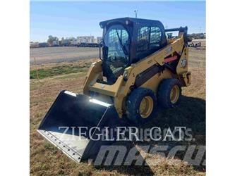CAT 242D3 Мини-погрузчики