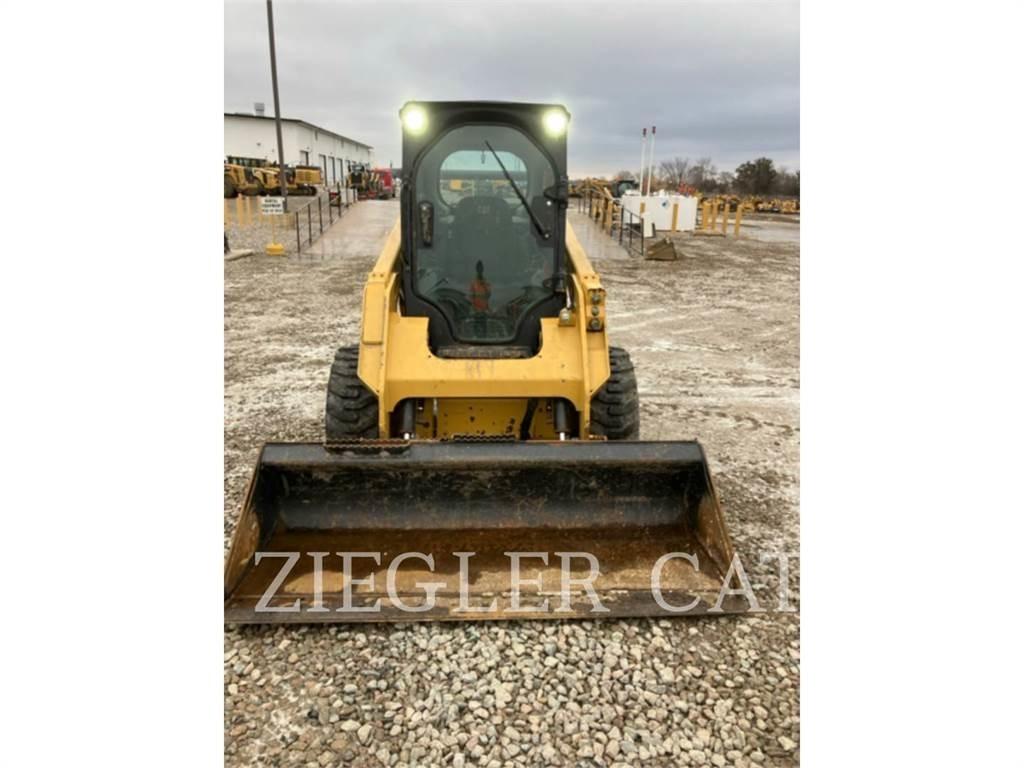 CAT 242D3 Мини-погрузчики
