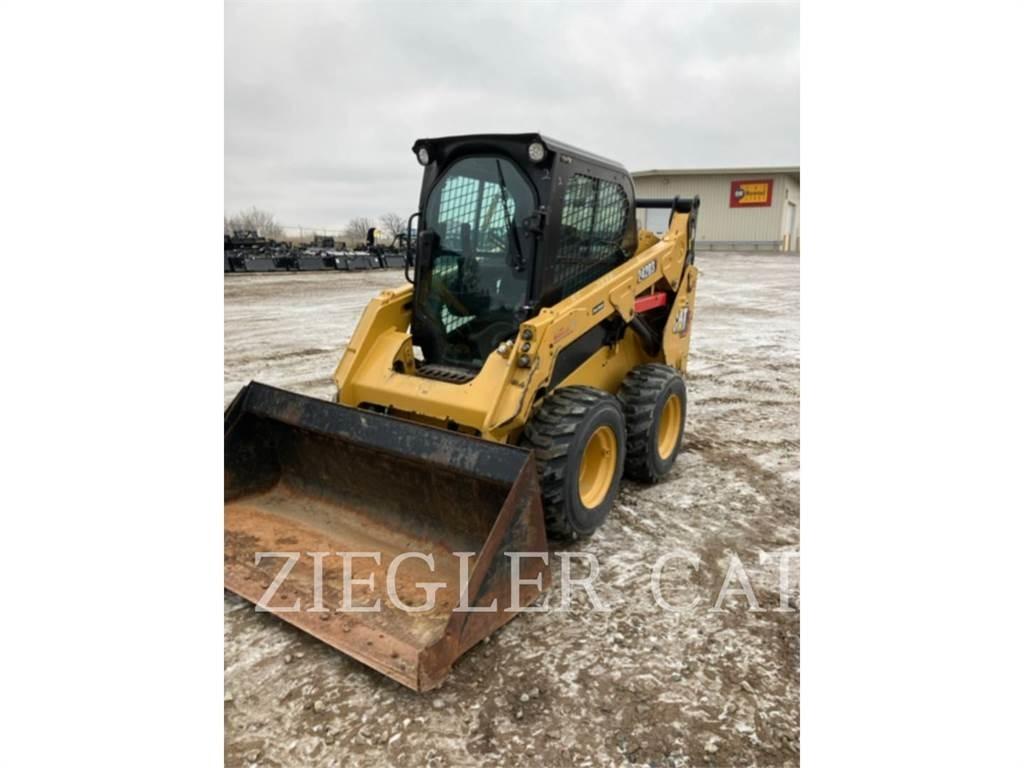 CAT 242D3 Мини-погрузчики
