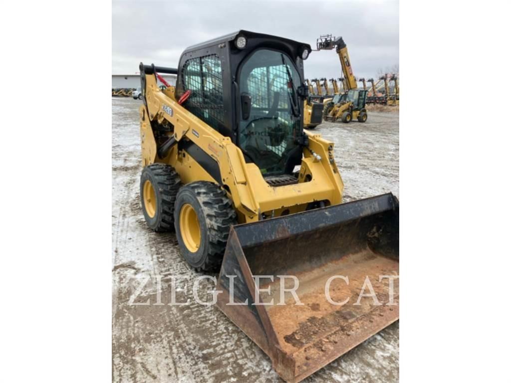 CAT 242D3 Мини-погрузчики