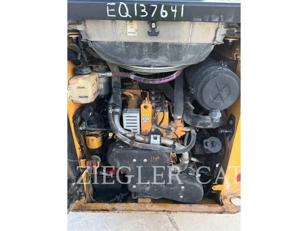 CAT 242D3 Мини-погрузчики