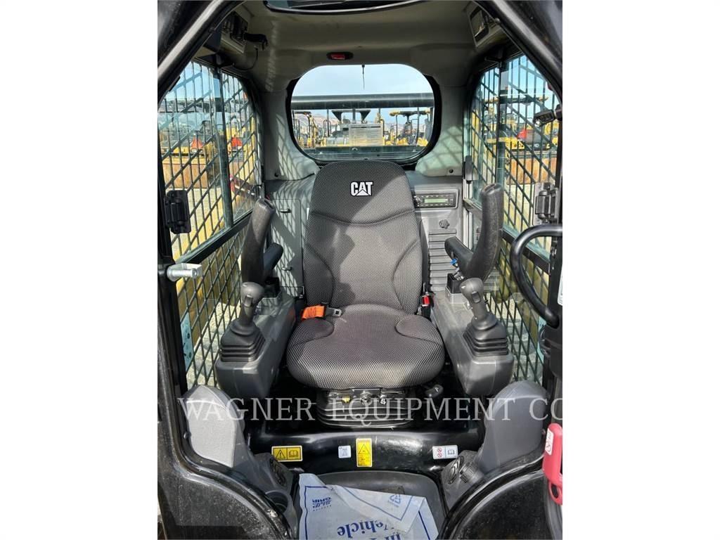 CAT 242D3 Мини-погрузчики