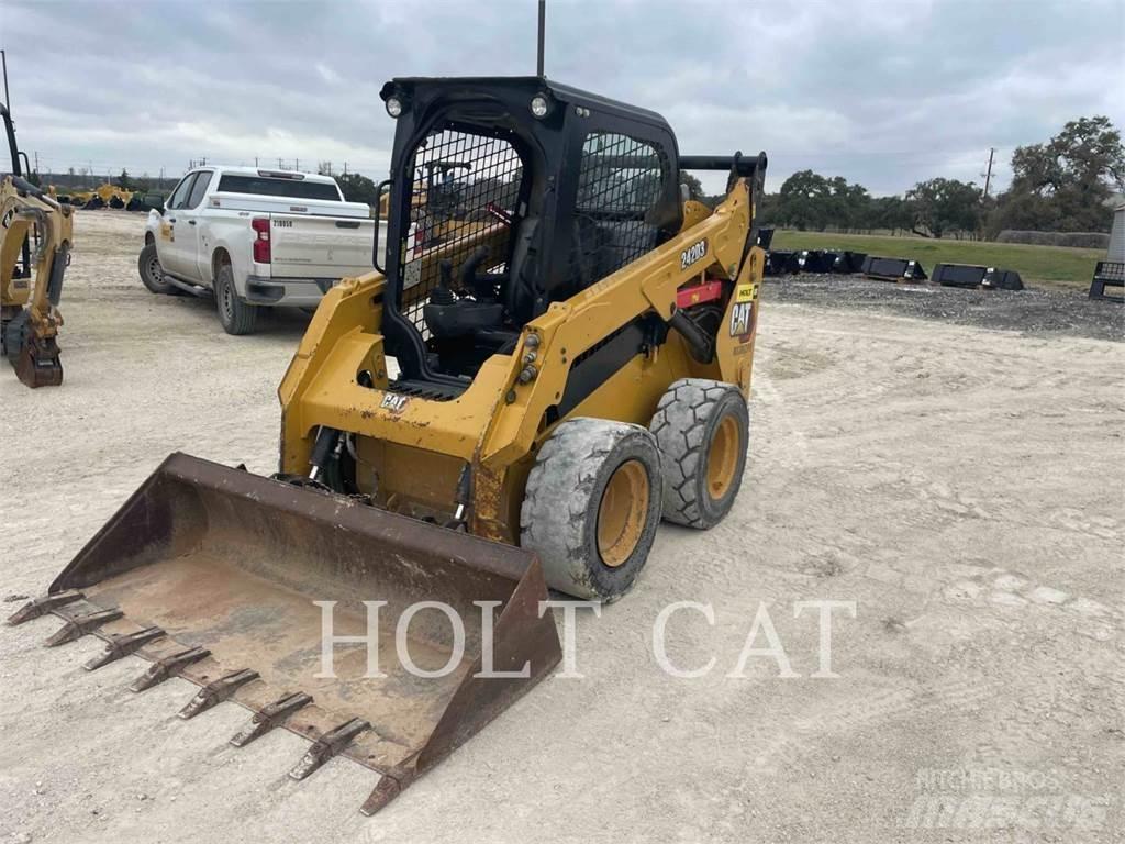 CAT 242D3 Мини-погрузчики