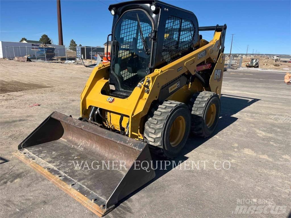 CAT 242D3 Мини-погрузчики