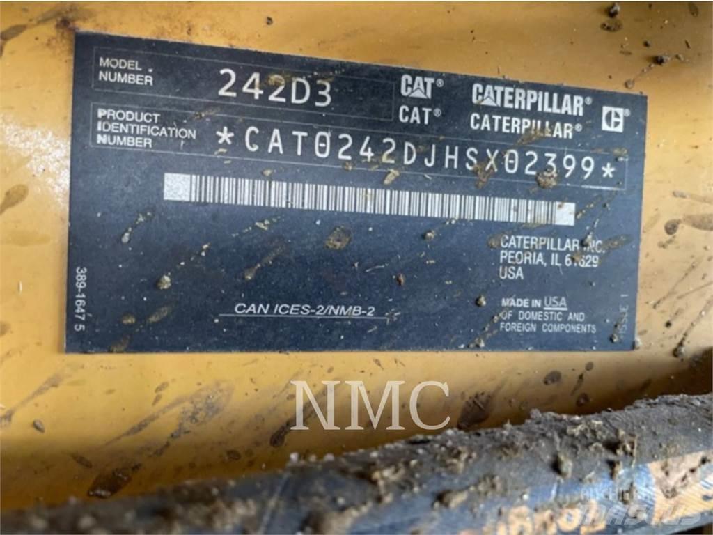 CAT 242D3 Мини-погрузчики