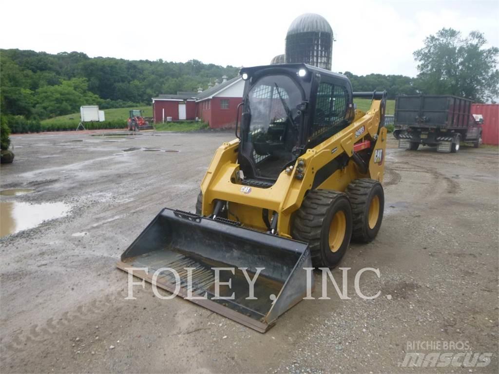 CAT 242D3 Мини-погрузчики