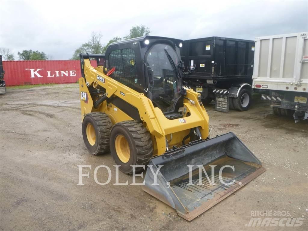 CAT 242D3 Мини-погрузчики