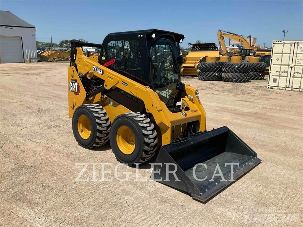 CAT 242D3 Мини-погрузчики