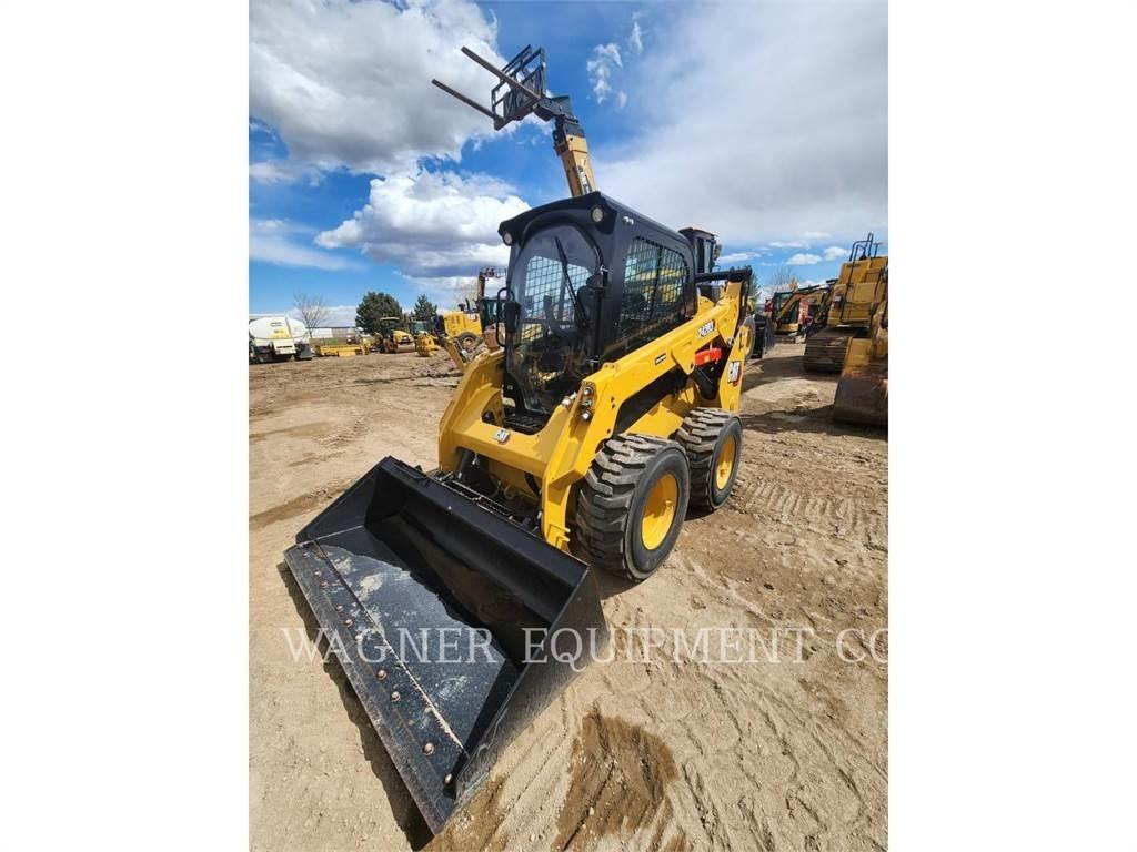 CAT 242D3 Мини-погрузчики