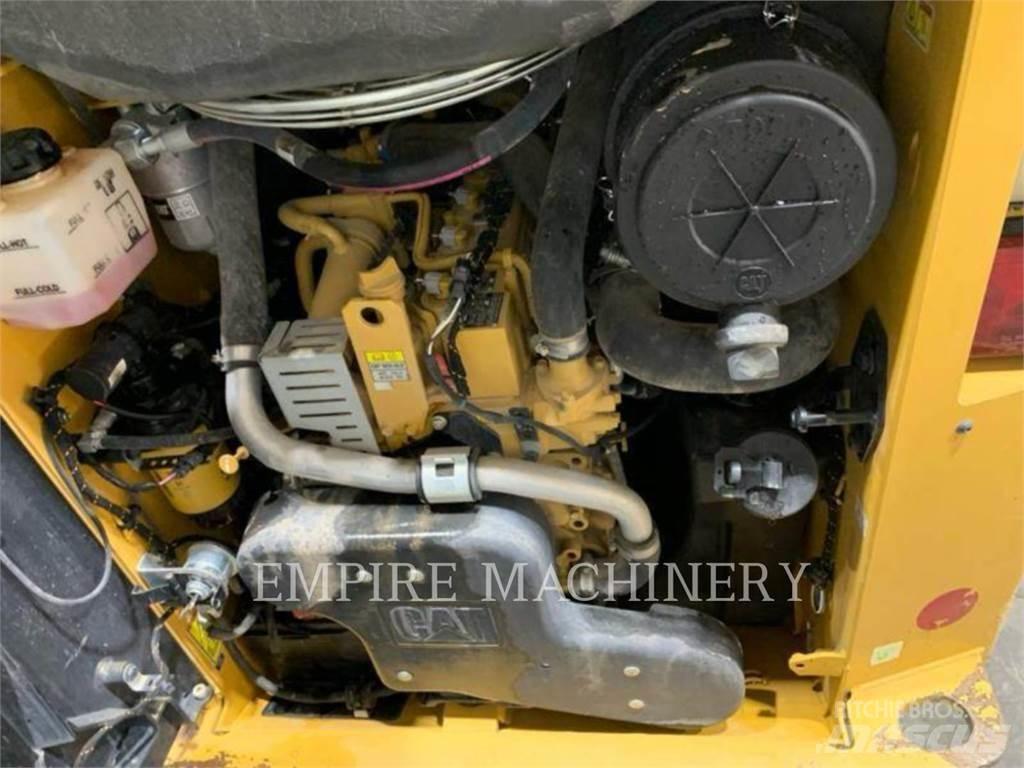 CAT 242D3 Мини-погрузчики